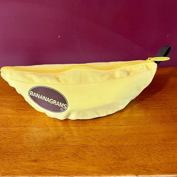🌟2/$12 Bananagrams Word Spelling Tiles Board Game - Picture 1 of 2